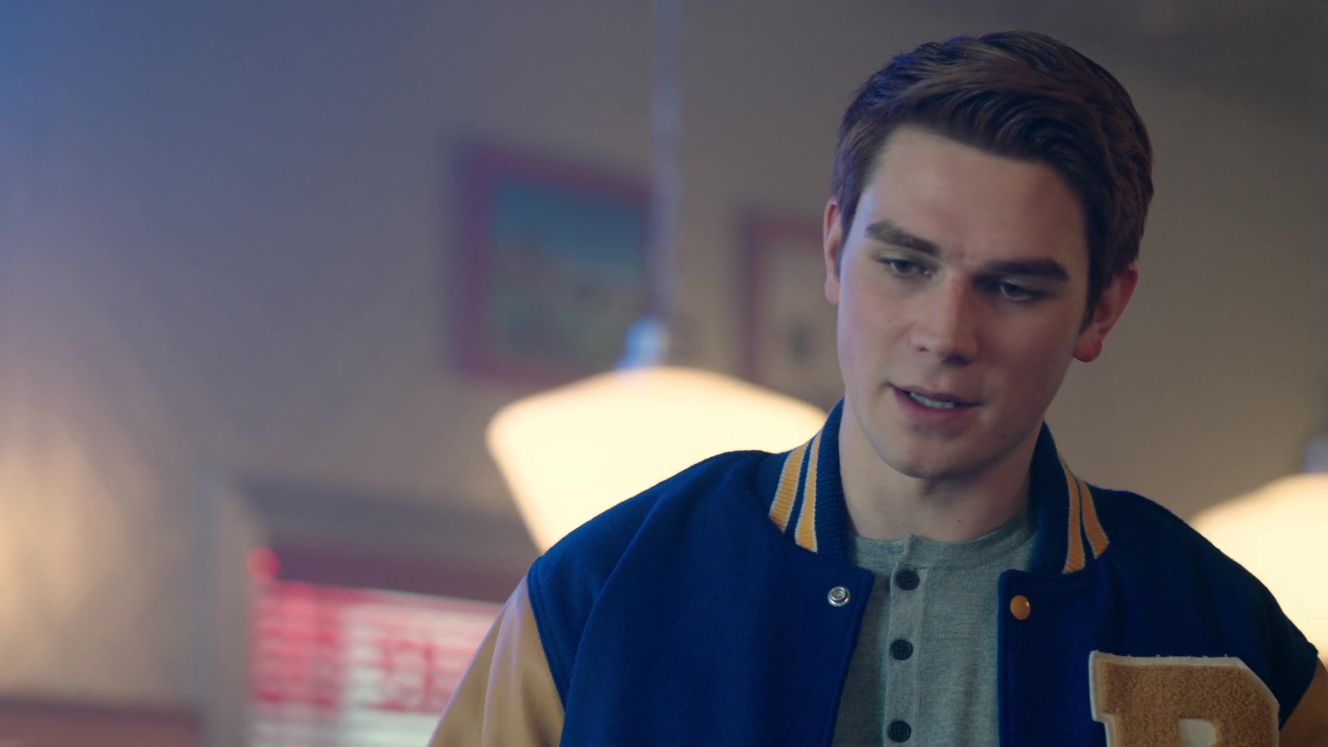 1.08 Chapter Eight: The Outsiders - R108-00536 - Riverdale Screencaps