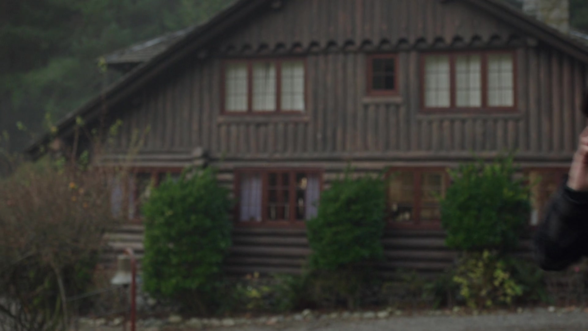 R214-00708.jpg